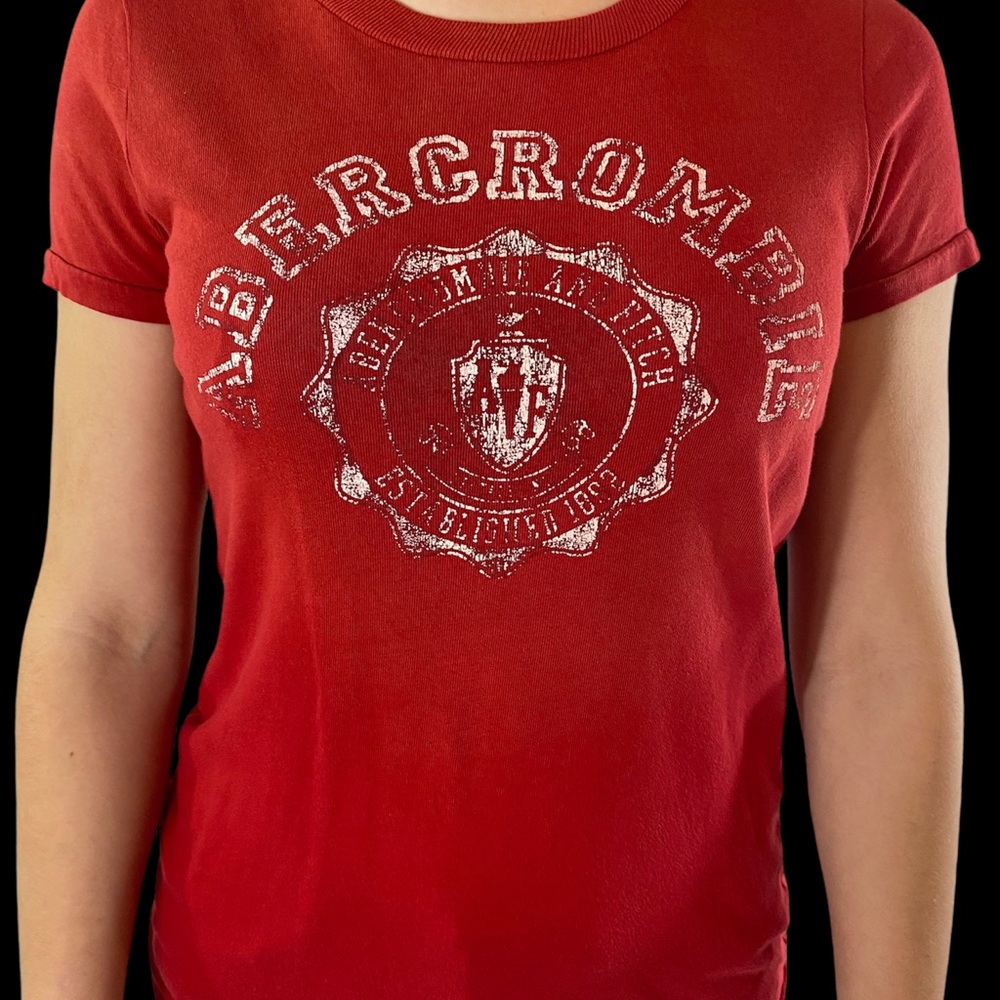 Red Abercrombie & Fitch T-Shirt